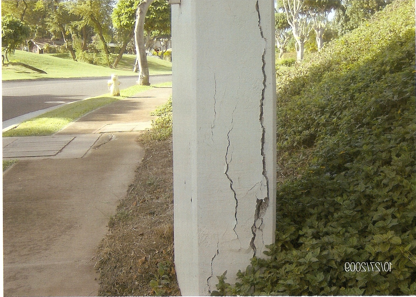 Example of column spalling at Wailea golf cart overpass